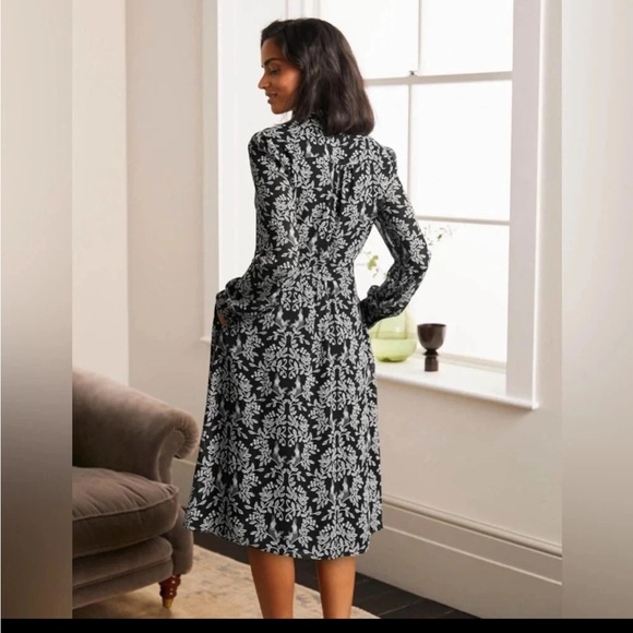 Boden Elegant Black and White Floral Parrot Paradise Dress 8 - Picture 2 of 11